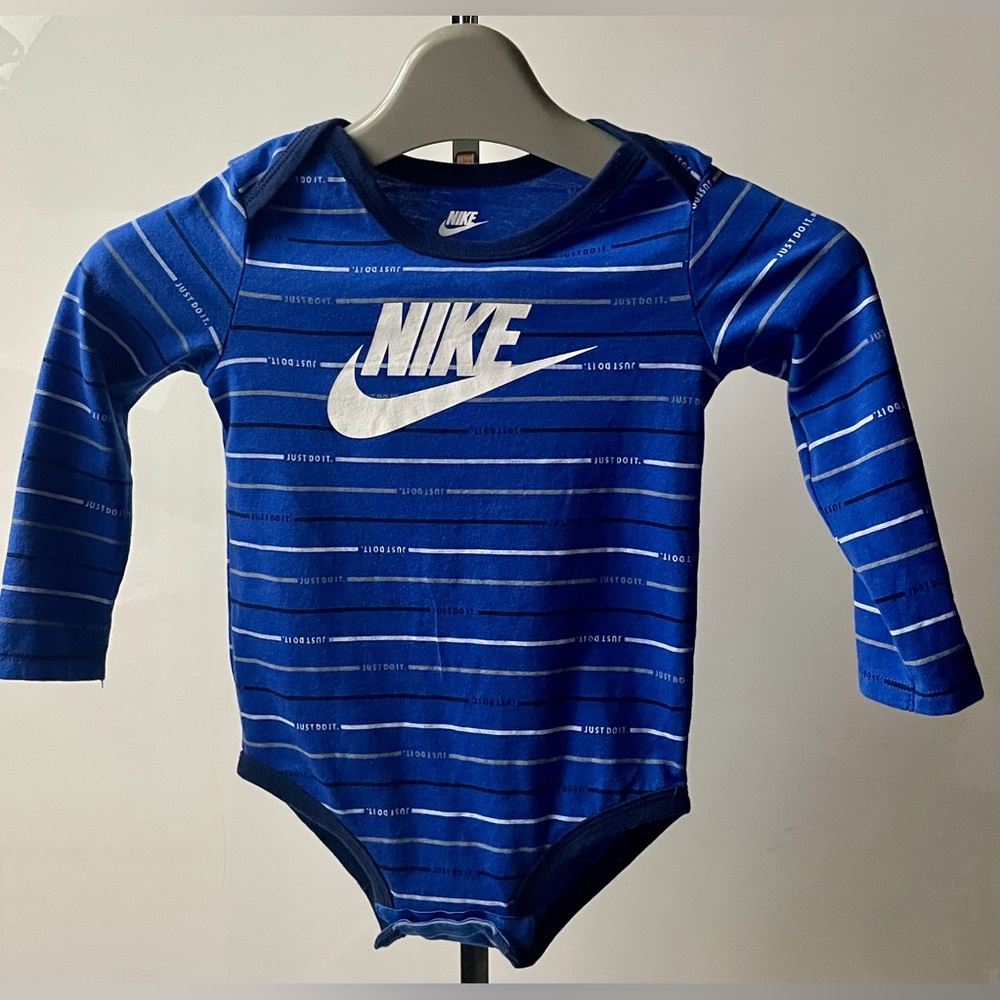 Nike Baby Long-sleeve Bodysuit